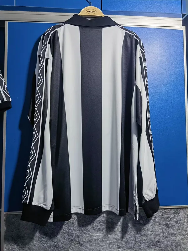 Newcastle United 1980/82 Domicile Maillot Manches Longues