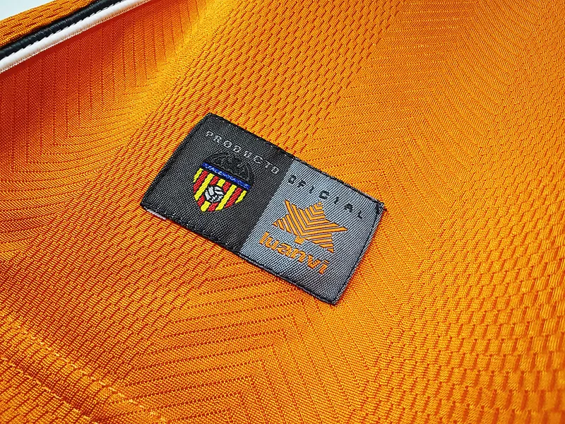 Valencia 1999/00 Away Shirt