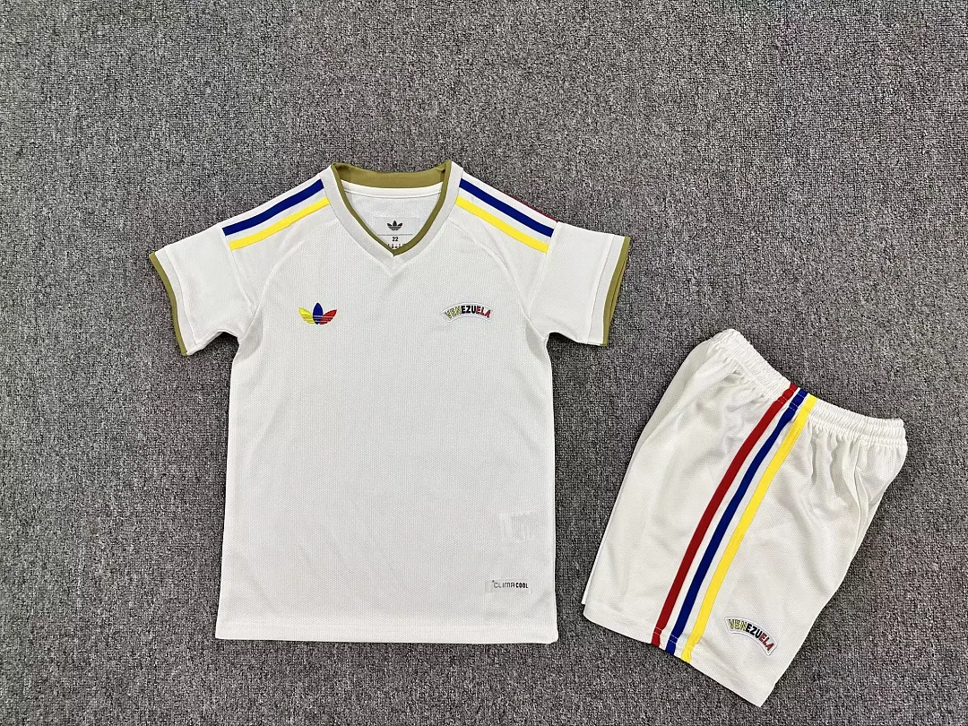 Venezuela 2016/30 Away Kids Kit