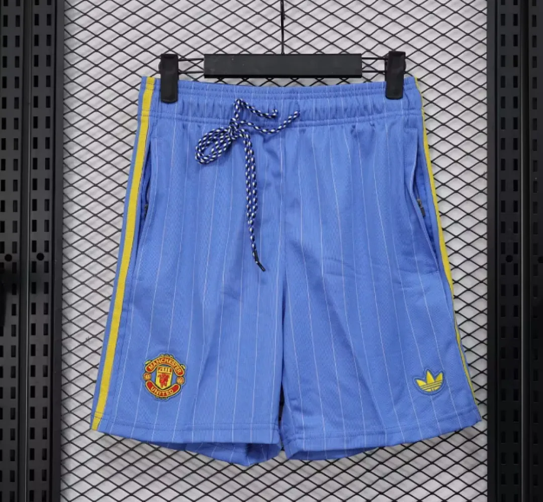 Manchester United 2025/26 Shorts Light Blue — 1