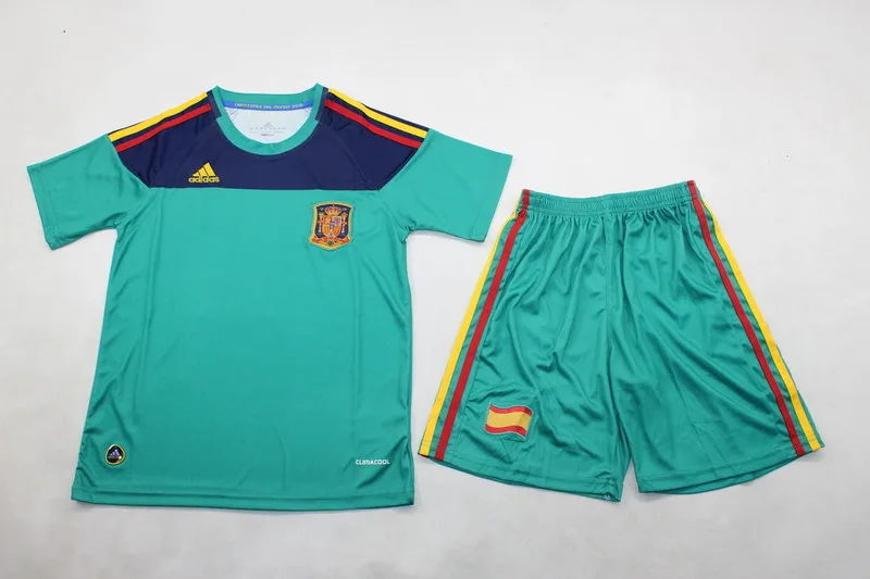 Spain 2016/28 Goalkeeper Kids Kit