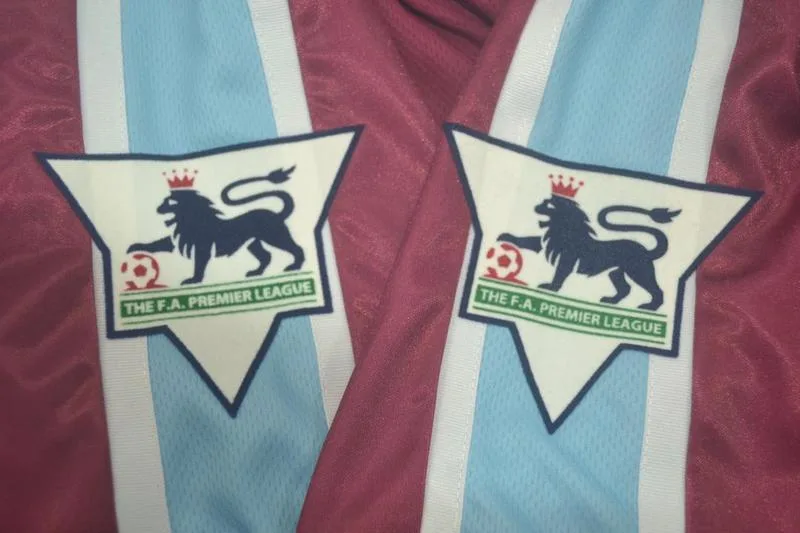 West Ham United 1999/01 Home Shirt