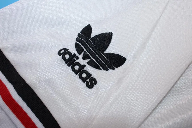 Manchester United 1984/86 Away Shirt White