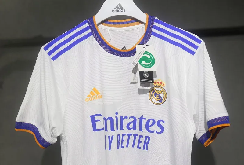Real Madrid 2021/22 Heim Trikot Spielerversion — 2