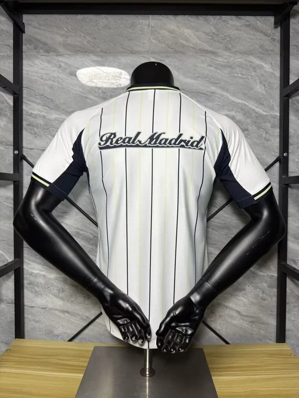 Real Madrid 2025/26 Camiseta Versión Jugador White US Pack Baseball — 2