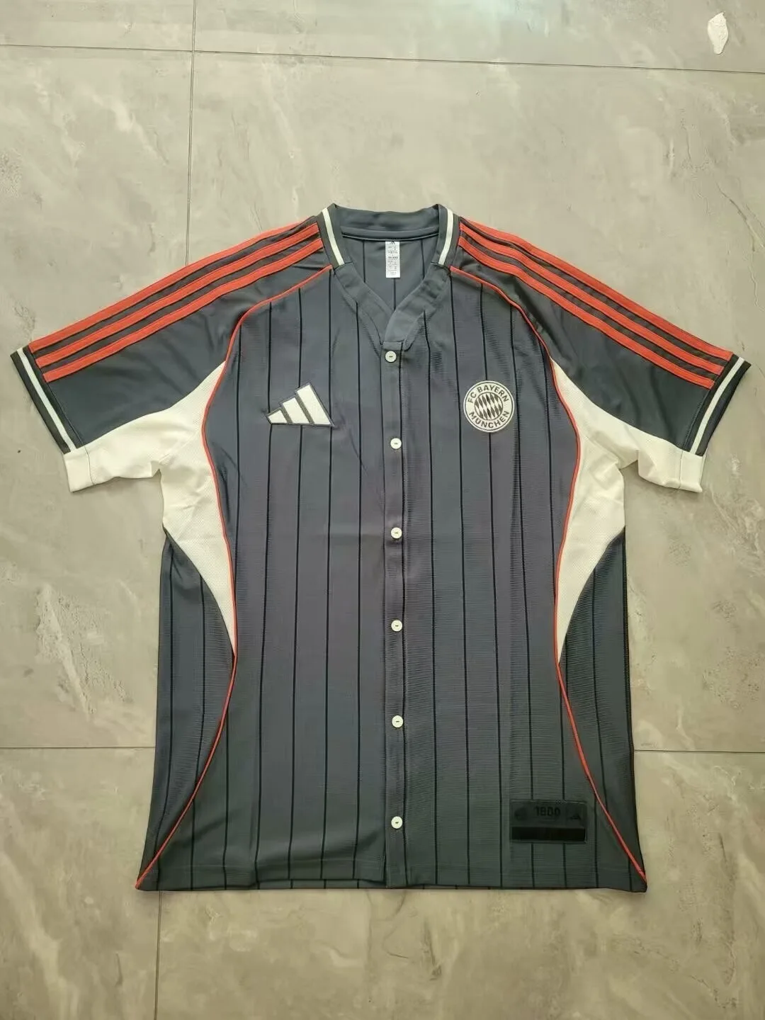 Bayern Munich 2025/26 Shirt Grey — 1