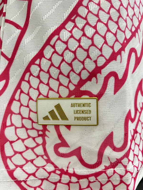 Real Madrid 2025/26 Poloshirt Spielerversion Sonderedition Pink — 2