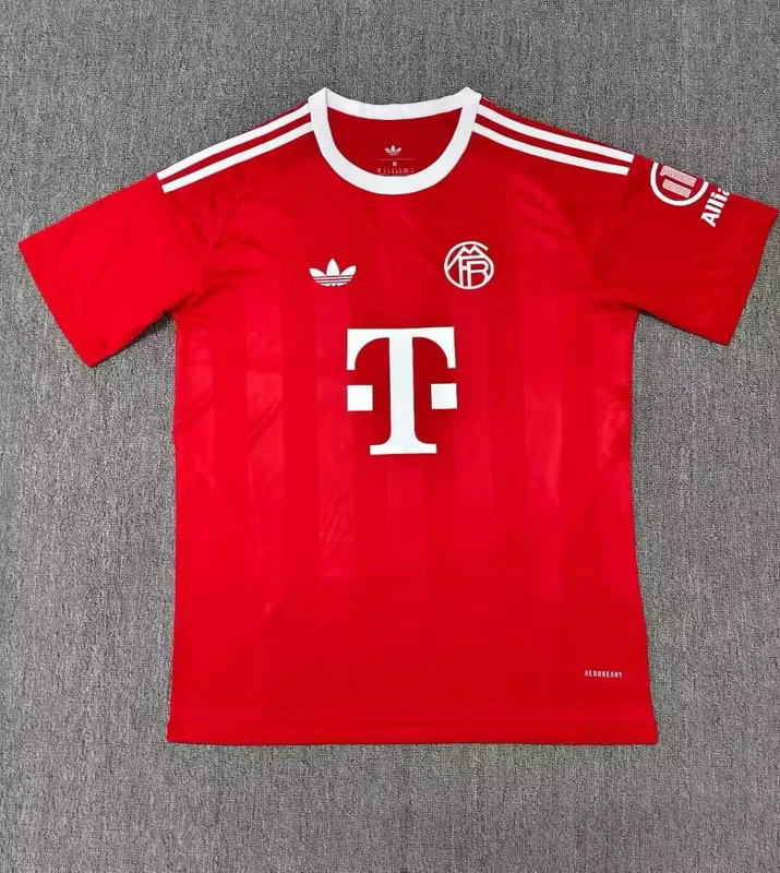 Bayern Munich 2025/26 Goalkeeper Shirt Red — 1