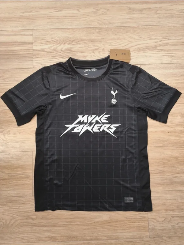 Tottenham Hotspur 2025 Maillot Édition Spéciale Black MYKE TOWERS