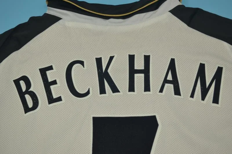 Manchester United 2001/02 Shirt — 2