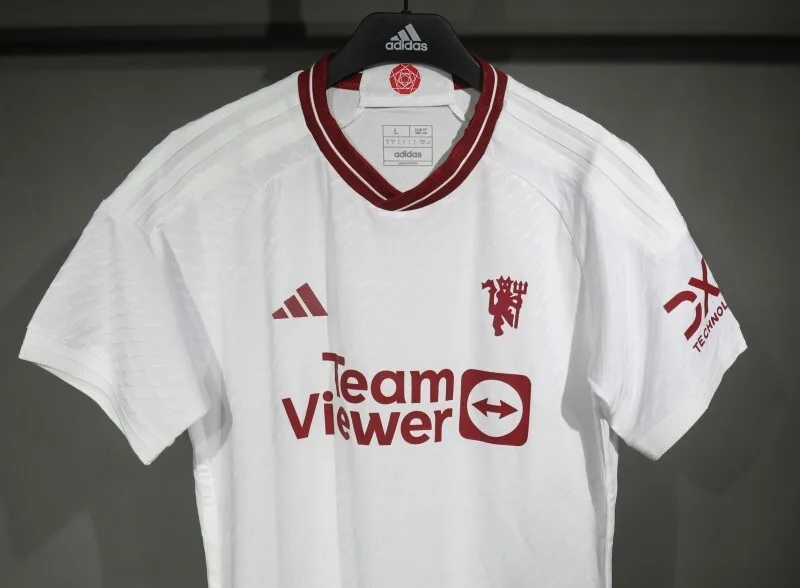 Manchester United 2023/24 Away Shirt Player Version — 2