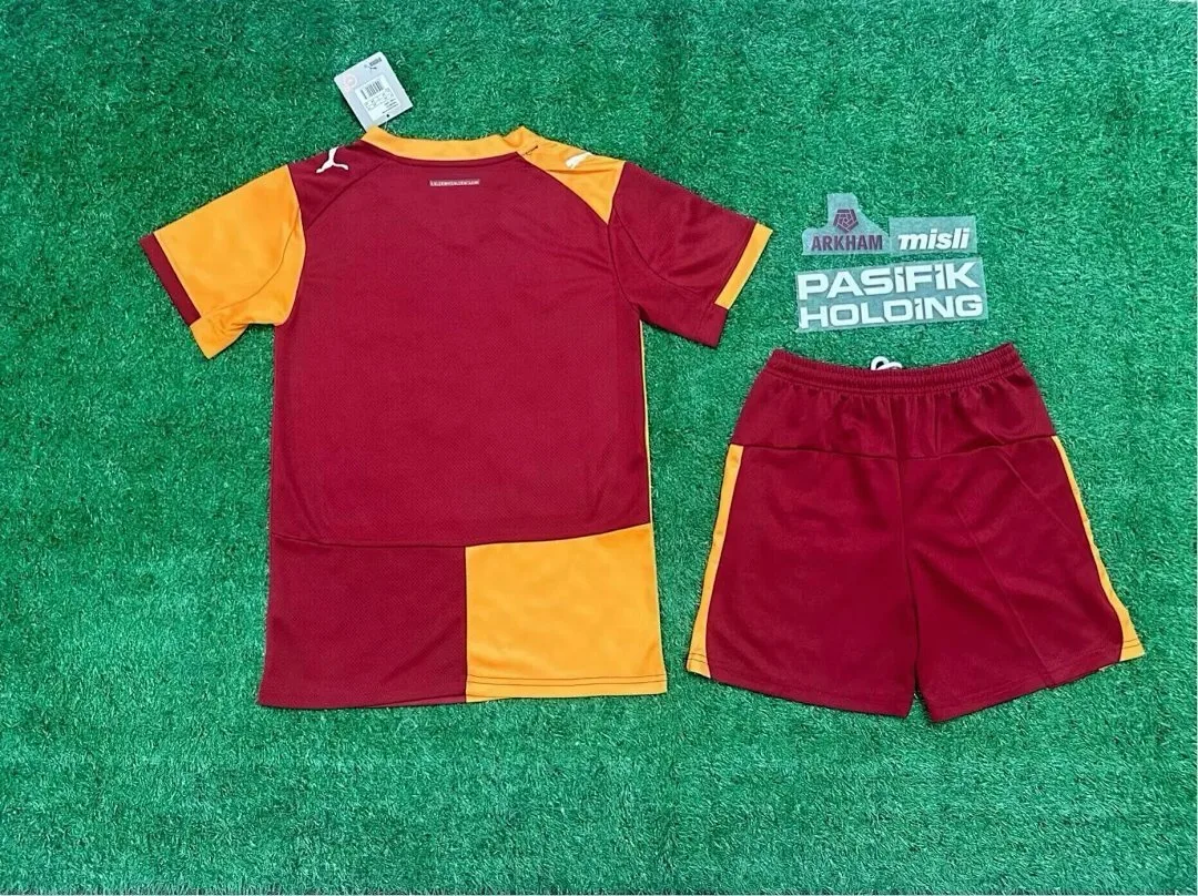 Galatasaray 2025/26 Home Kids Kit