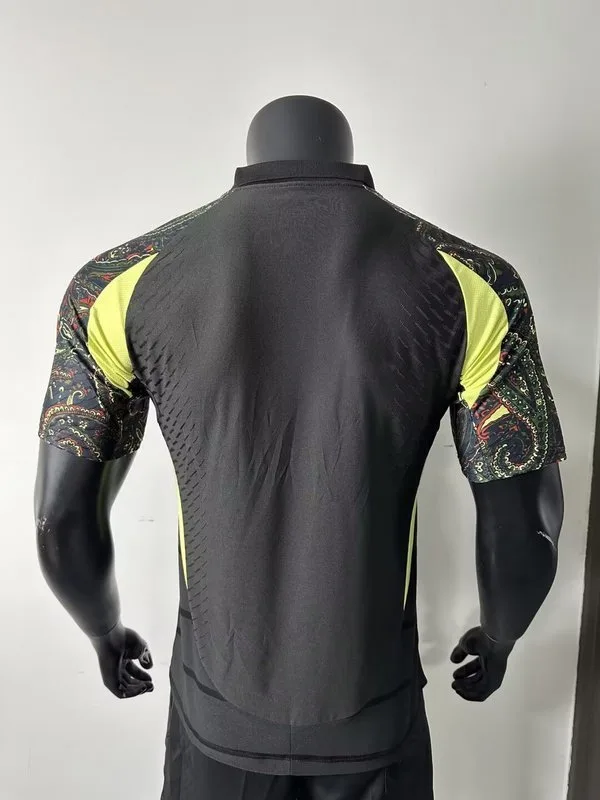Real Madrid 2024/25 Camiseta Versión Jugador Green
