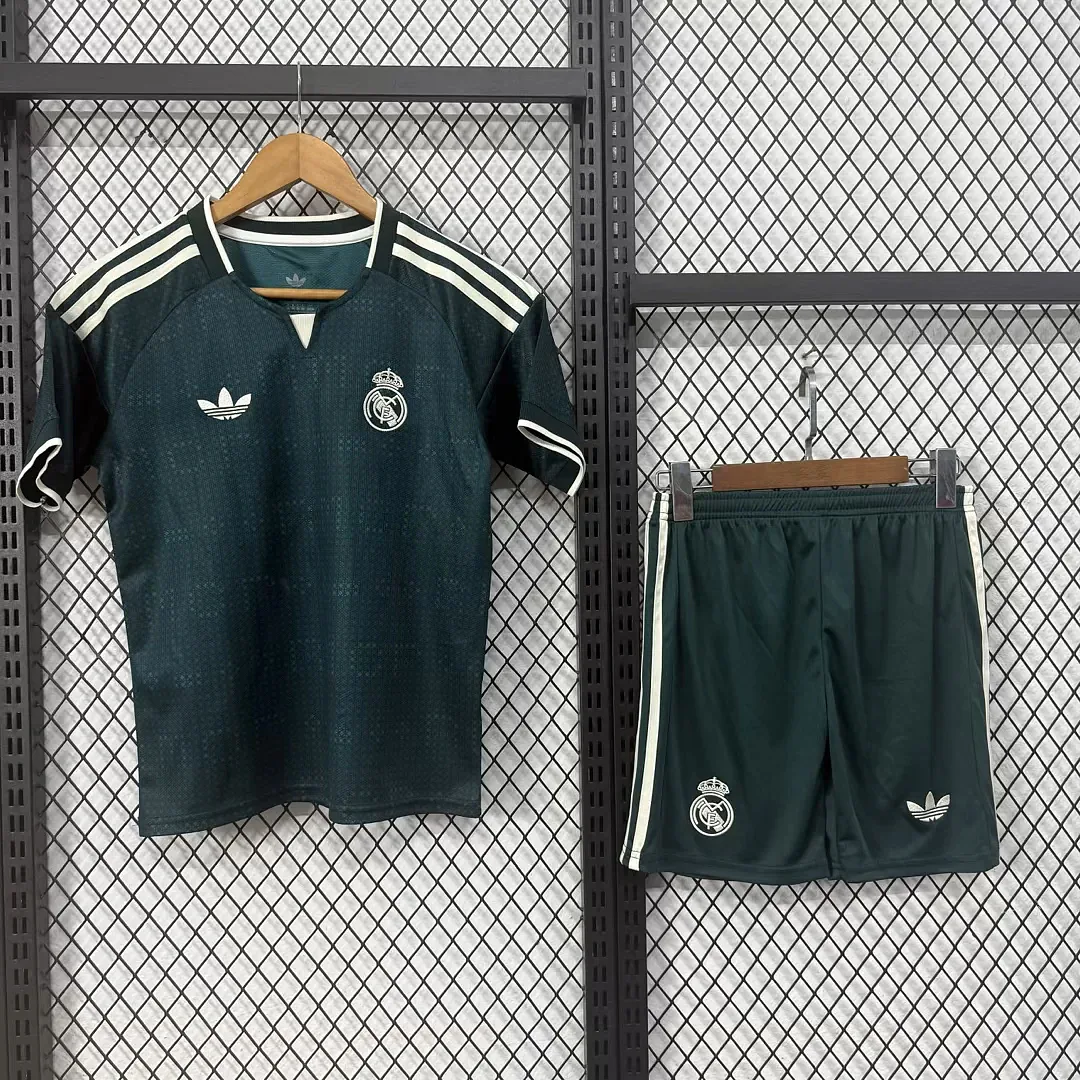 Real Madrid 2026/27 Auswärts Set Kinder Green
