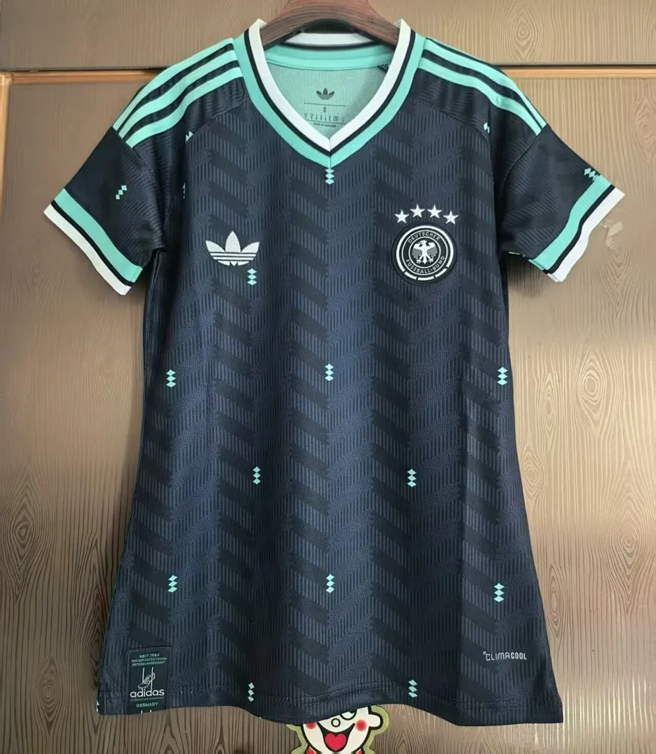 Deutschland 2025/26 Auswärts Trikot Damen — 1