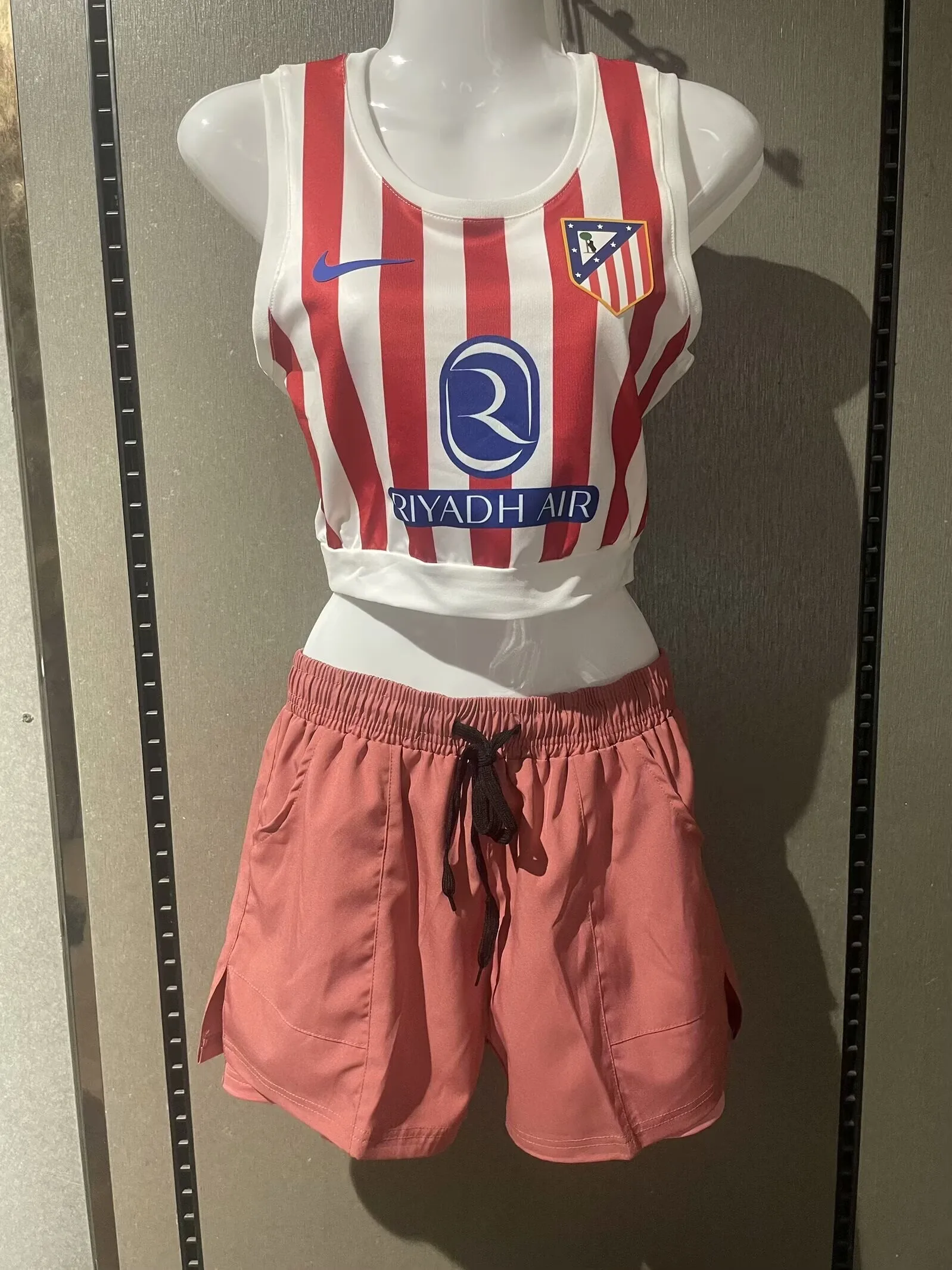 Atlético Madrid 2025/26 Women's Training Vest — 1