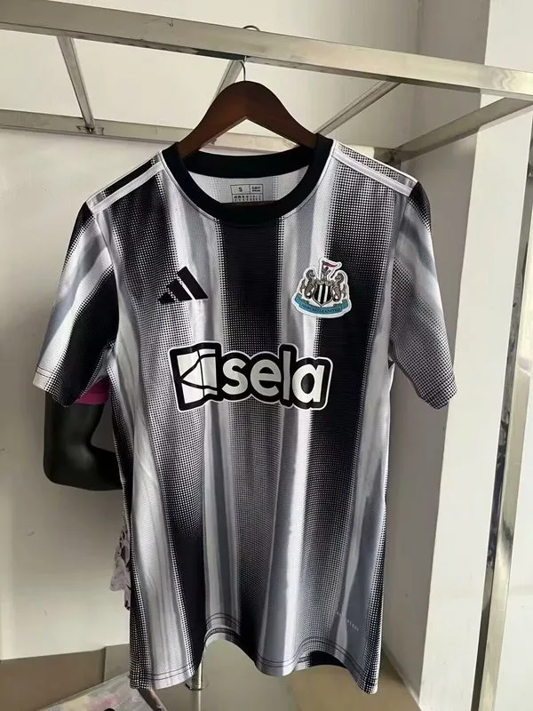 Newcastle United 2025/26 Primera Equipación Camiseta — 1