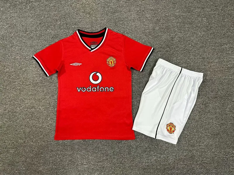 Manchester United 2000/02 Home Kids Kit