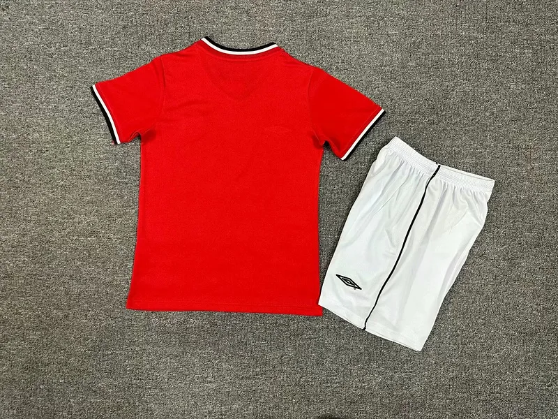 Manchester United 2000/02 Home Kids Kit — 2
