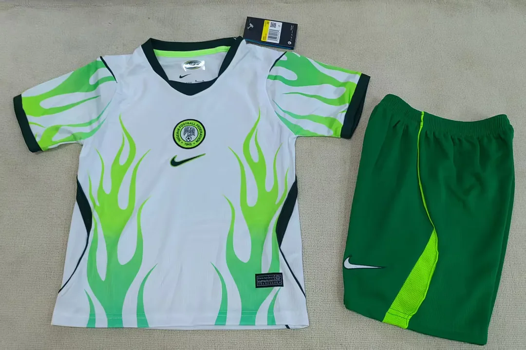 Nigeria 2016/28 Away Kids Kit