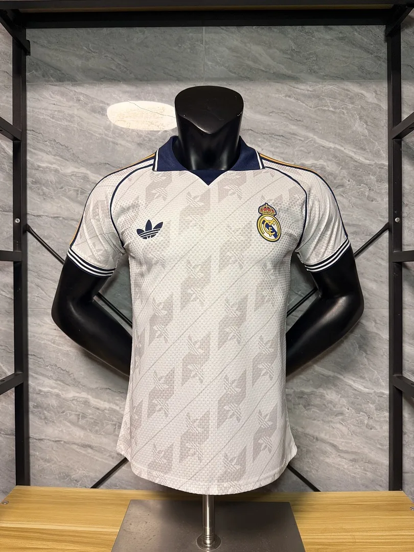 Real Madrid 2025/26 Camiseta Versión Jugador White Travel