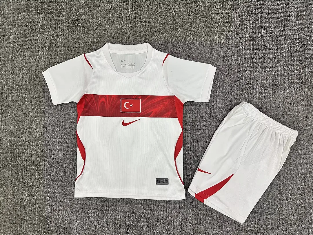 Turkey 2016/30 Home Kids Kit