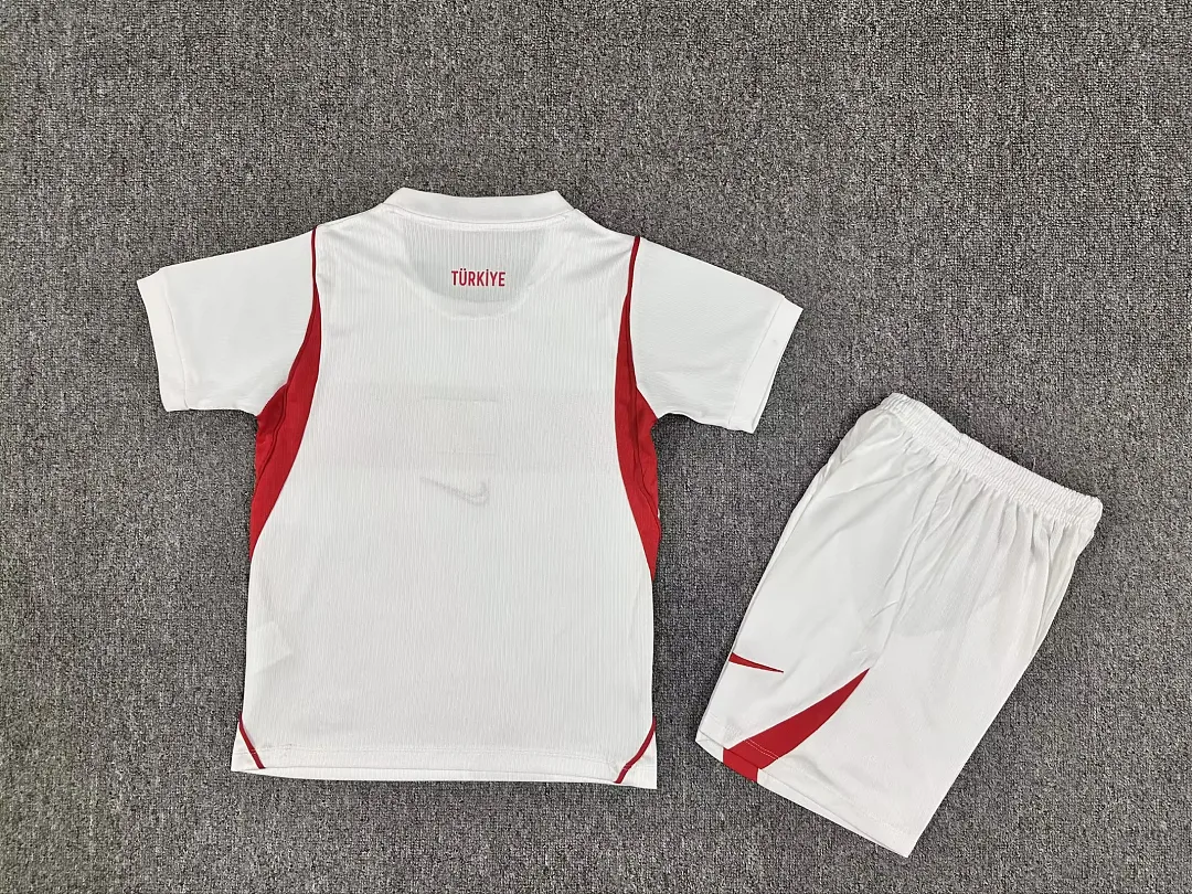 Turkey 2016/30 Home Kids Kit — 2