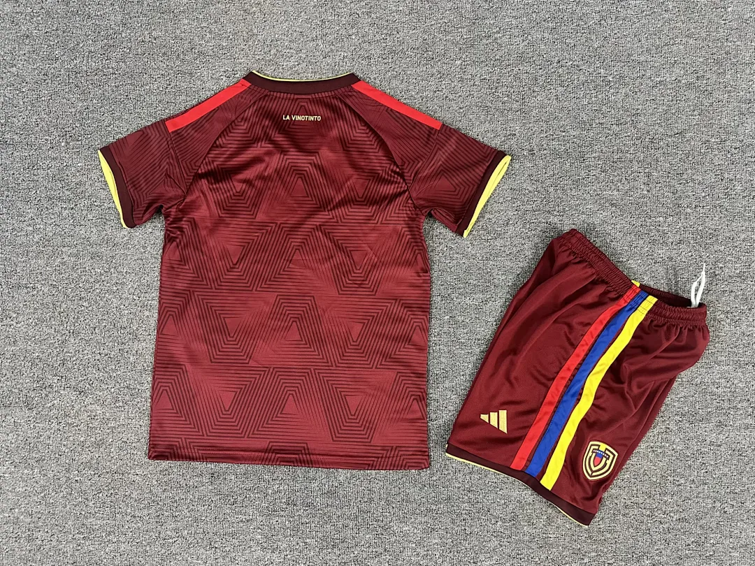 Venezuela 2016/28 Home Kids Kit