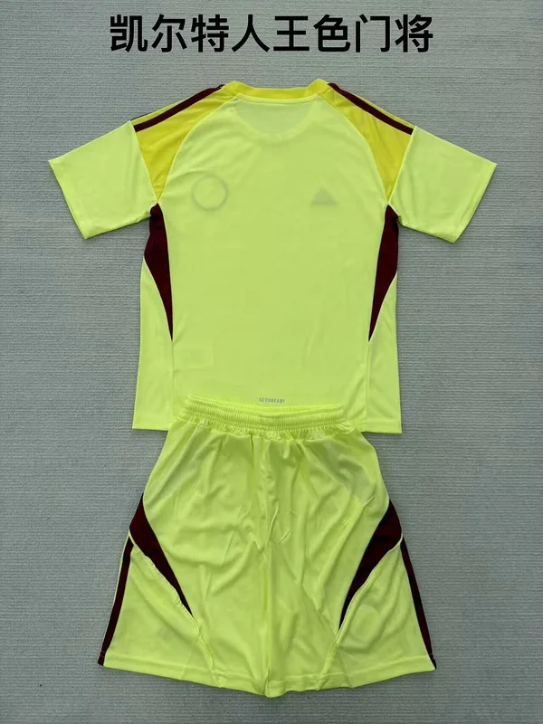 Celtic 2025/26 Goalkeeper Kids Kit Yellow — 1