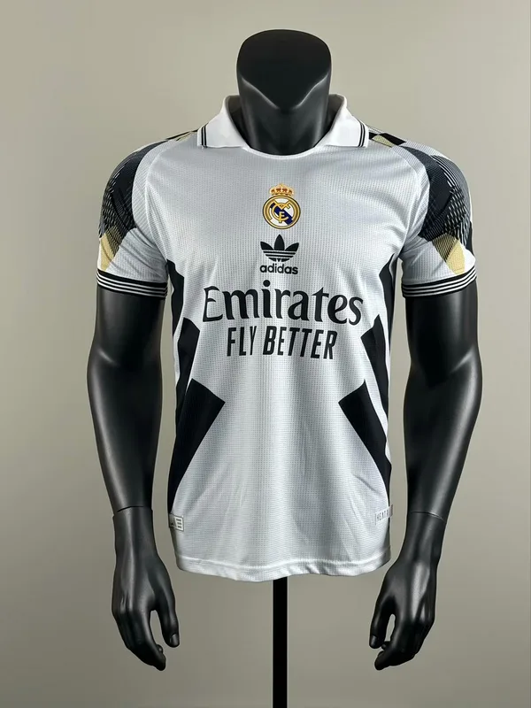 Real Madrid 2025/26 Camiseta Versión Jugador White