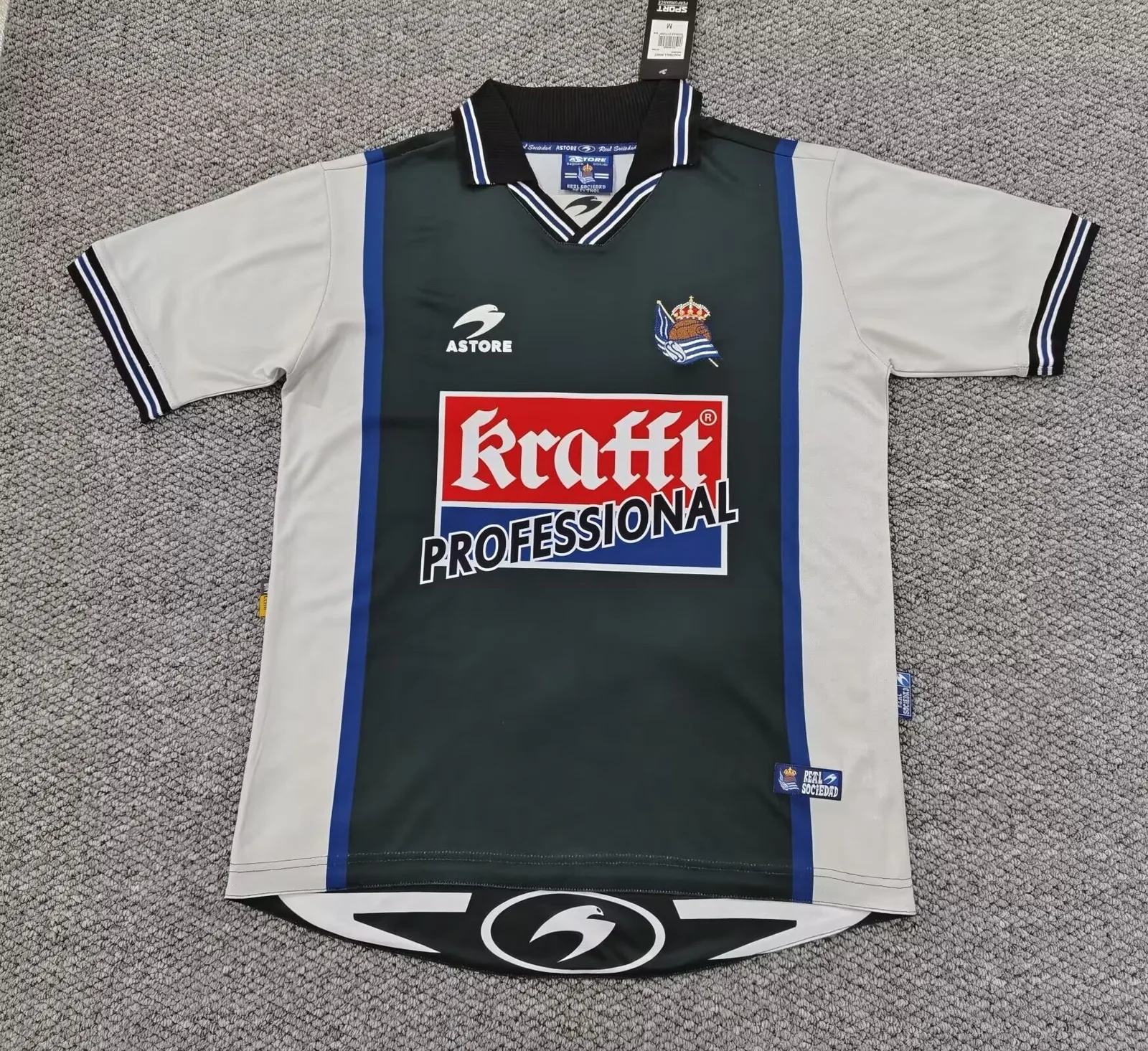 Real Sociedad 2000/01 Away Shirt