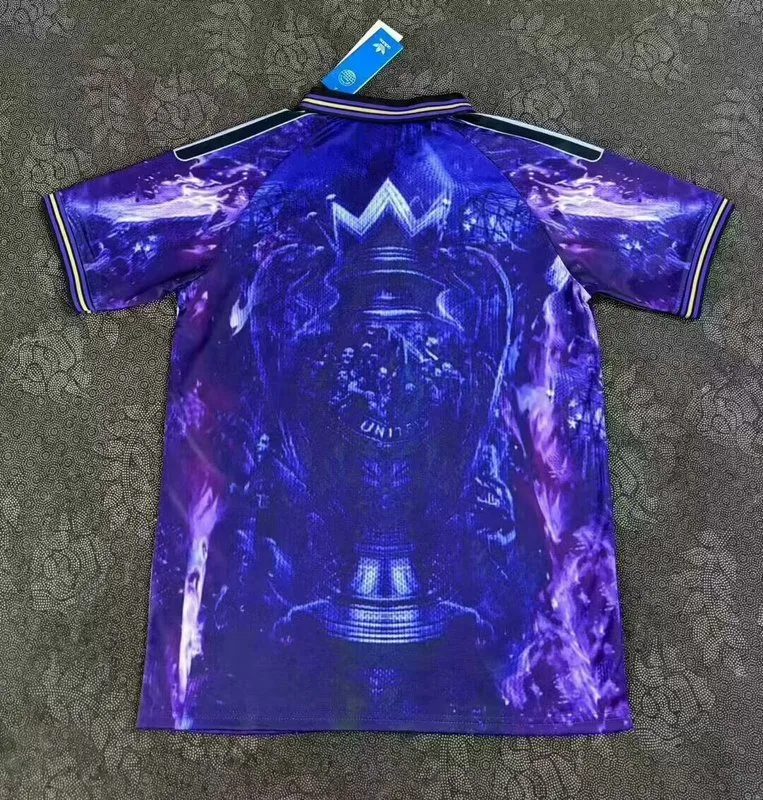 Manchester United 2025/26 Camiseta Edición Especial Gold — 1