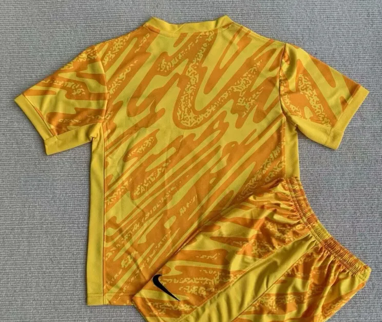 England 2024 Goalkeeper Kids Kit Yellow — 1