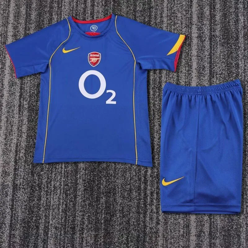 Arsenal 2004/05 Away Kids Kit