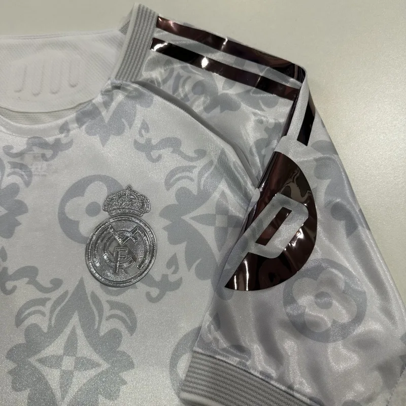 Real Madrid 2025/26 Camiseta Versión Jugador Edición Especial White 10 MBAPPE — 2