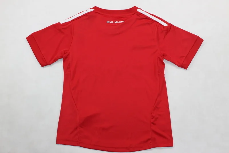 Real Madrid 2011/12 Ausweich Set Kinder Red — 2