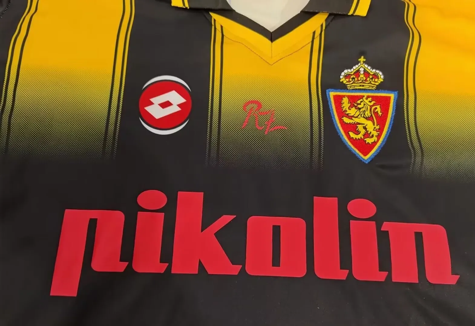 Real Zaragoza 2003/05 Away Shirt