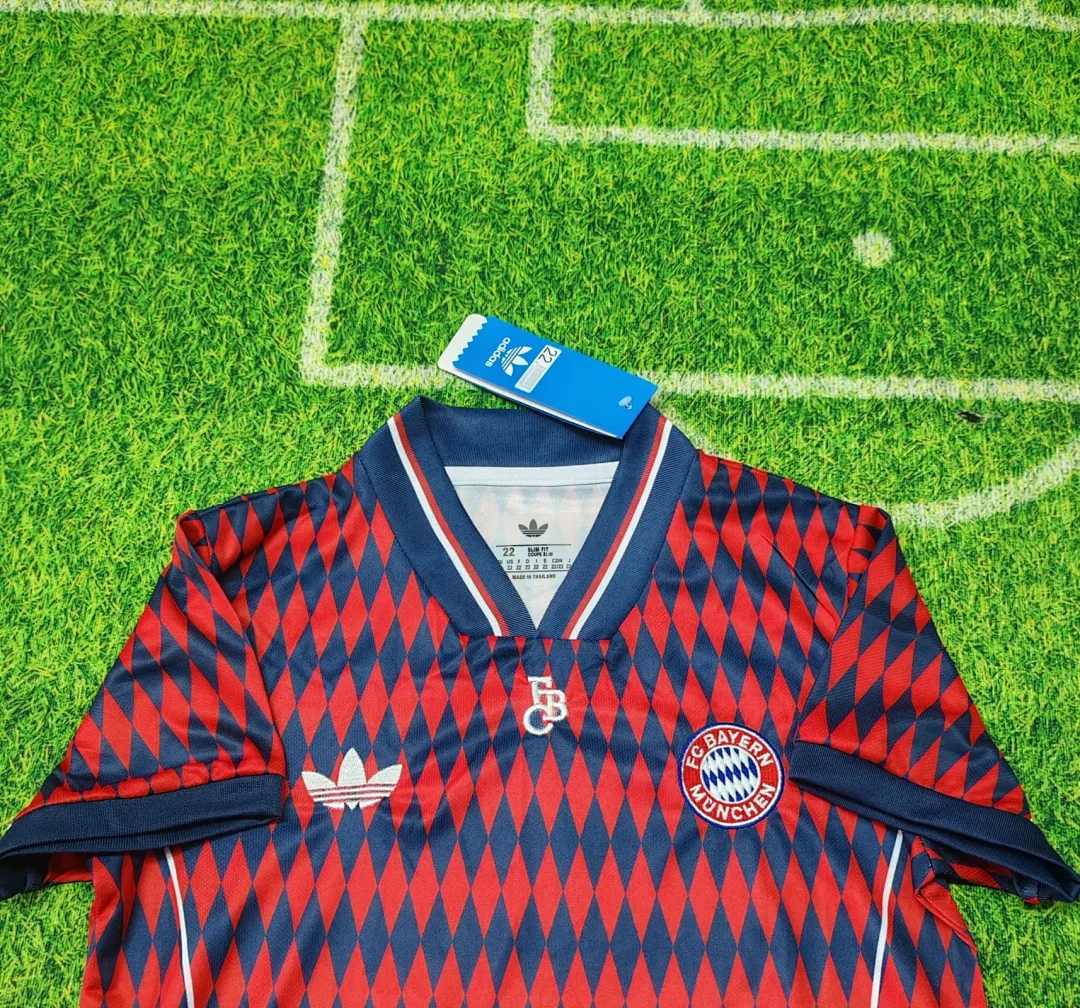 Bayern Munich 2025/26 Kids Kit Red — 1