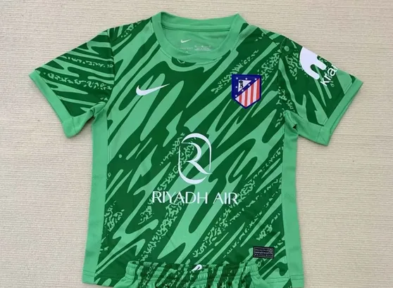 Atlético Madrid 2024/25 Goalkeeper Shirt Green — 1