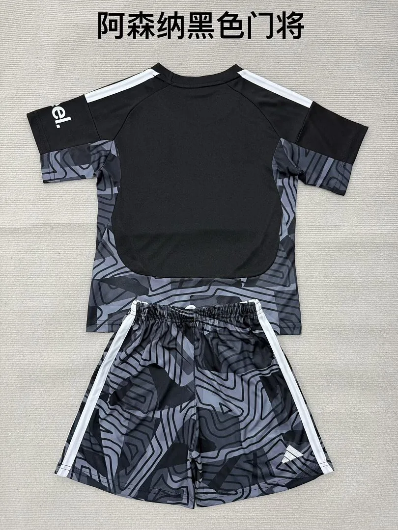 Arsenal 2026/27 Goalkeeper Kids Kit Black — 1