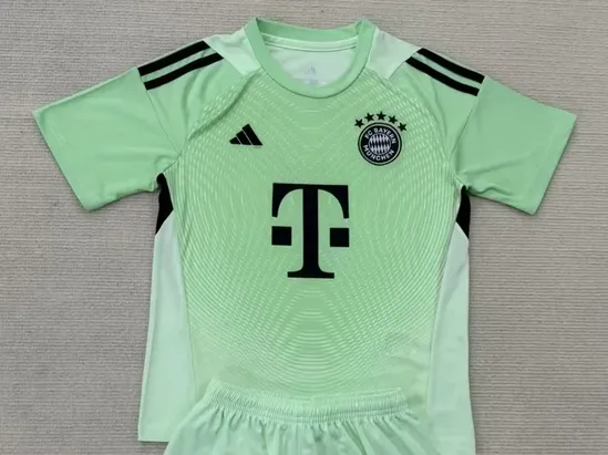 FC Bayern München 2025/26 Torwart Trikot Green — 1