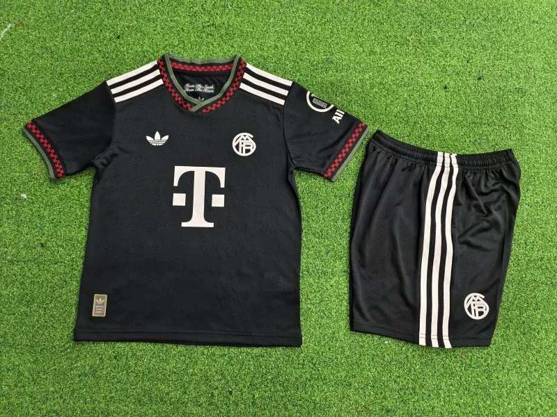 Bayern de Múnich 2025/26 Tercera Equipación Conjunto de Niño Versión Jugador — 1