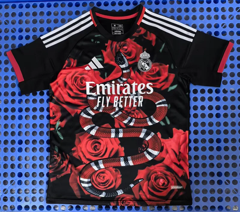 Real Madrid 2025/26 Trikot Sonderedition Red — 2