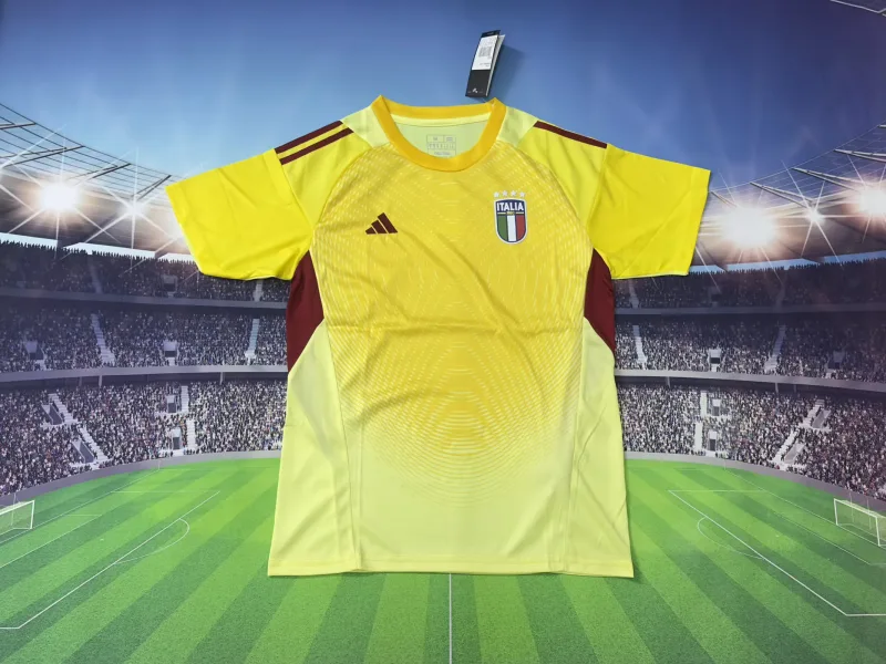 Italy 2025/26 Goalkeeper Shirt Yellow