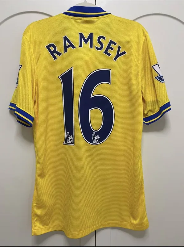 Arsenal 2013/14 Away Shirt Yellow — 1