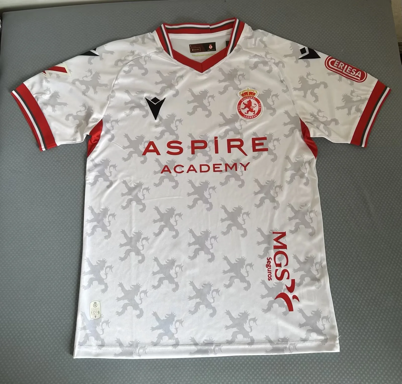 Cultural Leonesa 2025/26 Home Shirt — 1
