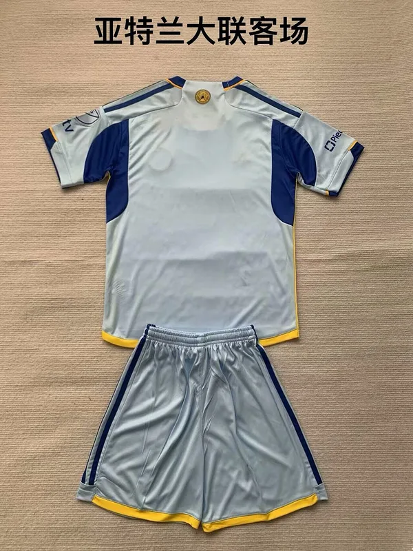 Atlanta United 2024/25 Away Kids Kit — 1