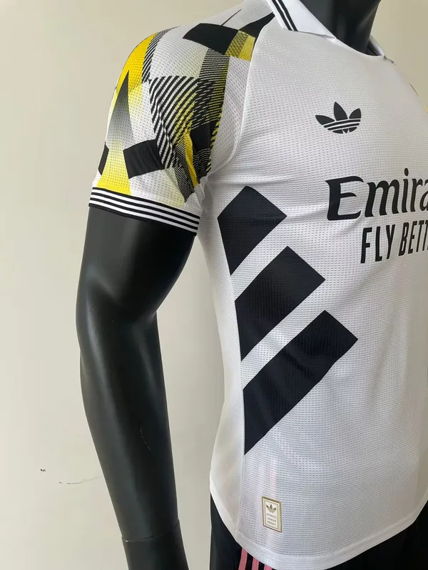 Real Madrid 2025/26 Camiseta Versión Jugador White — 2