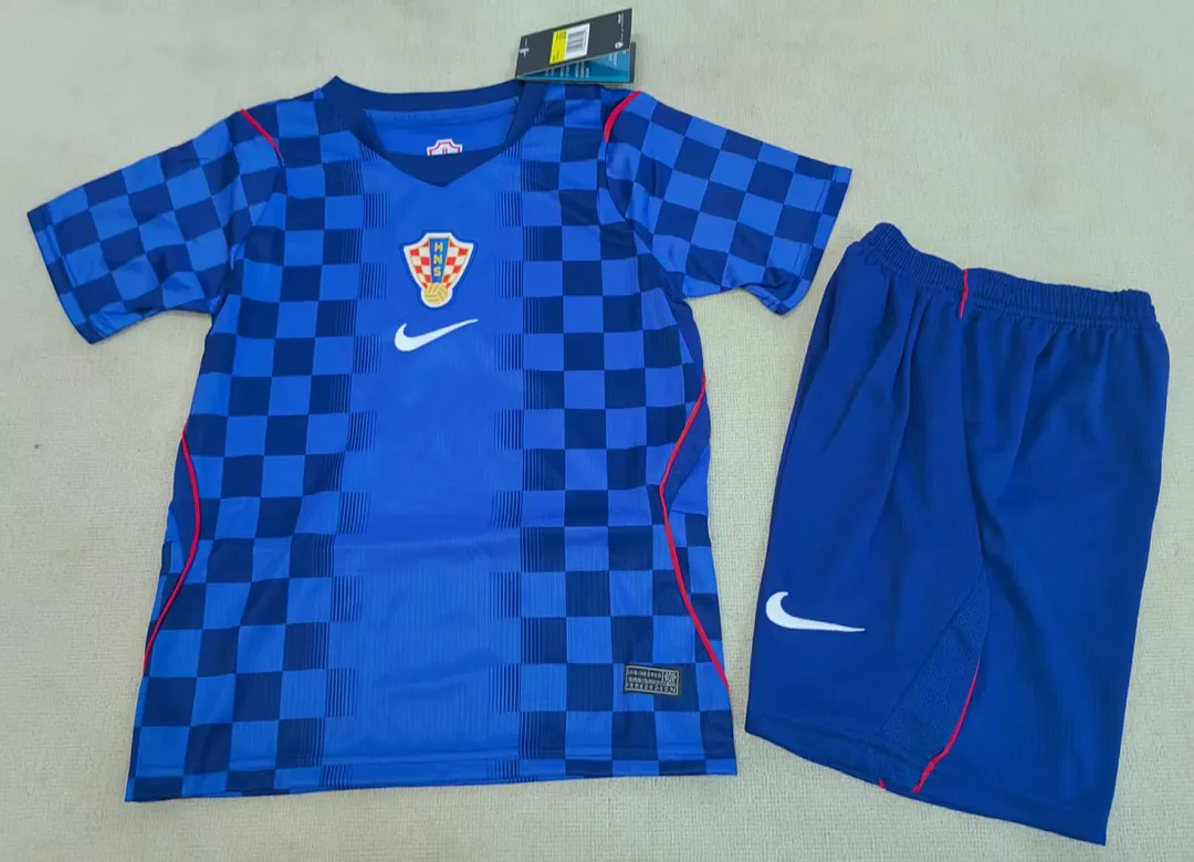 Croatia 2016/28 Away Kids Kit