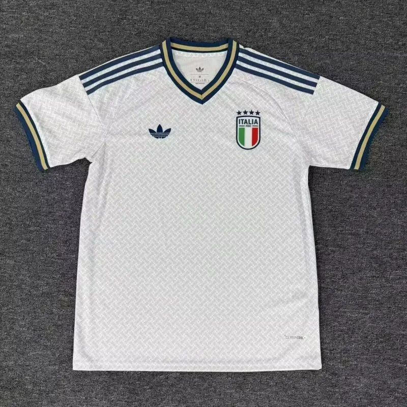Italy 2025/26 Away Shirt